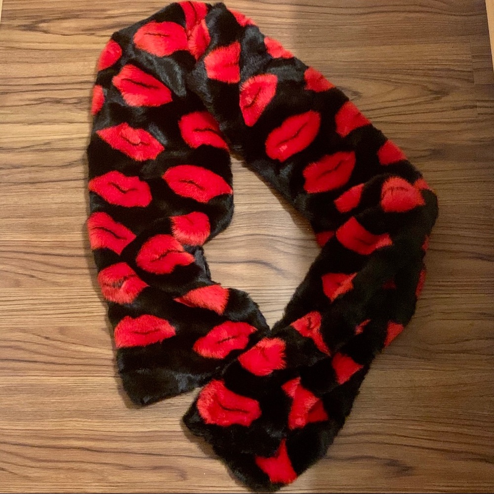 Victoria Secret Red Lips Scarf - Picture 2 of 4